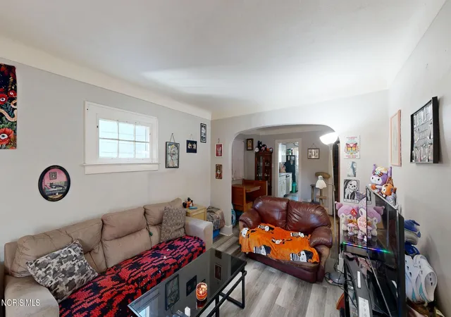 Photo 2 of Single family home for sale at 2018 Barrows St, Toledo, OH 43613 | MLS# 10014584 | Listing updated on 2026-10-28
