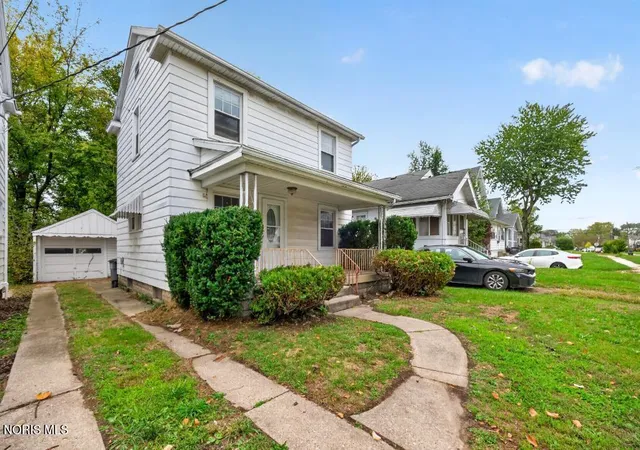 Photo 2 of Single family home for sale at 1822 Loxley Rd, Toledo, OH 43613 | MLS# 10014639 | Listing updated on 2026-10-22