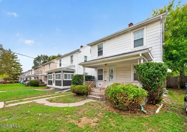 Photo 3 of Single family home for sale at 1822 Loxley Rd, Toledo, OH 43613 | MLS# 10014639 | Listing updated on 2026-10-22