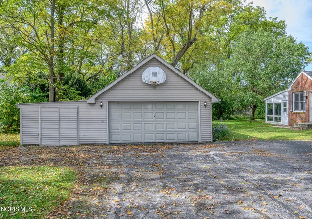 Photo 4 of Sale Pending at 18163 Banks Rd, Pemberville, OH 43450 | MLS# 10014750 | Listing updated on 2026-10-26