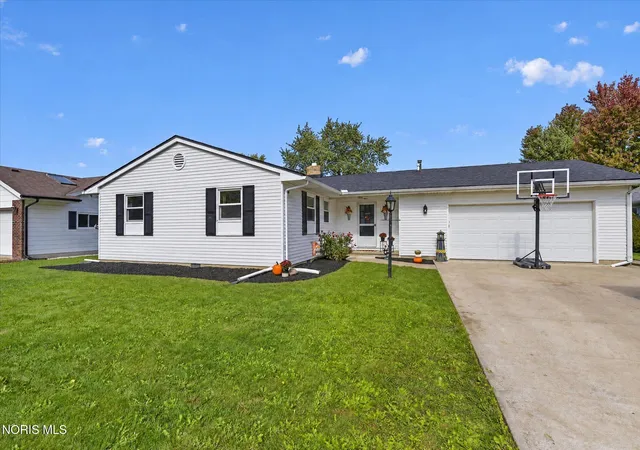 Photo 3 of Single family home for sale at 1310 Lagrange St, Napoleon, OH 43545 | MLS# 10014590 | Listing updated on 2026-10-19