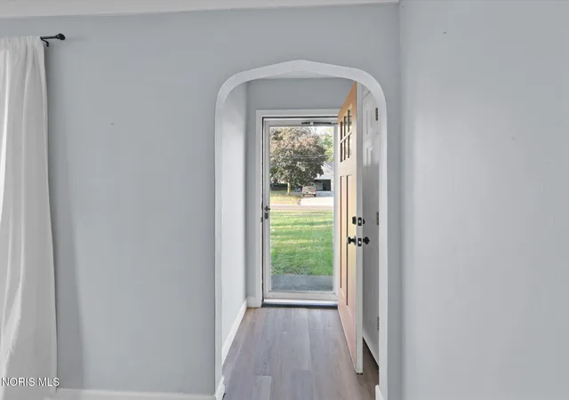 Photo 4 of Sale Pending at 7057 Convent Blvd, Sylvania, OH 43560 | MLS# 10014677 | Listing updated on 2026-10-29