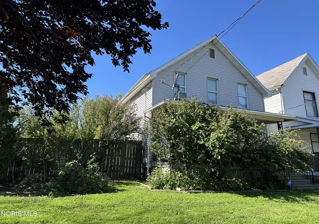 Photo 2 of Single family home for sale at 804 Yondota St, Toledo, OH 43605 | MLS# 10014603 | Listing updated on 2026-10-14