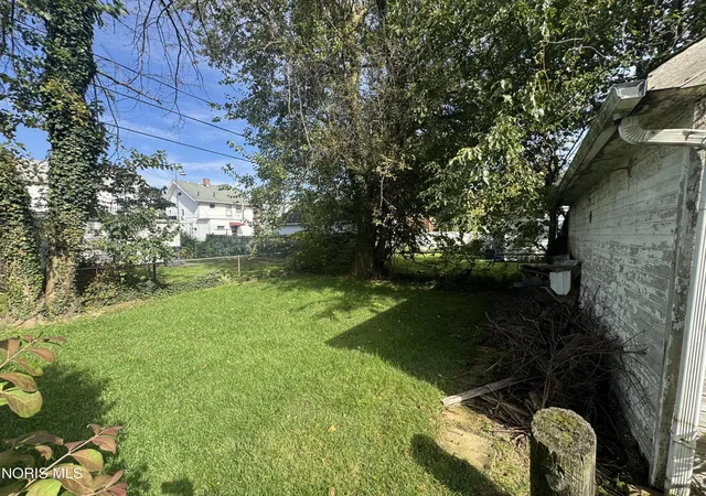 Photo 25 of Sale Pending at 1830 Wellesley Dr, Toledo, OH 43606 | MLS# 10014637 | Listing updated on 2026-10-20