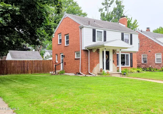 Photo 2 of Single family home for sale at 3901 Elmhurst Rd, Toledo, OH 43613 | MLS# 10014622 | Listing updated on 2026-10-19