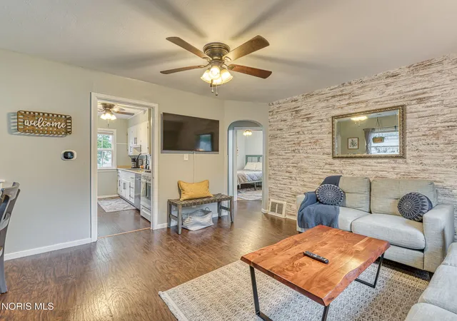Photo 3 of Single family home for sale at 3902 Orono Dr, Toledo, OH 43614 | MLS# 10014762 | Listing updated on 2026-10-21