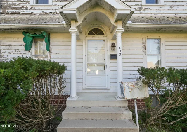Photo 3 of Single family home for sale at 1632 Copley Dr, Toledo, OH 43615 | MLS# 10014644 | Listing updated on 2026-10-14