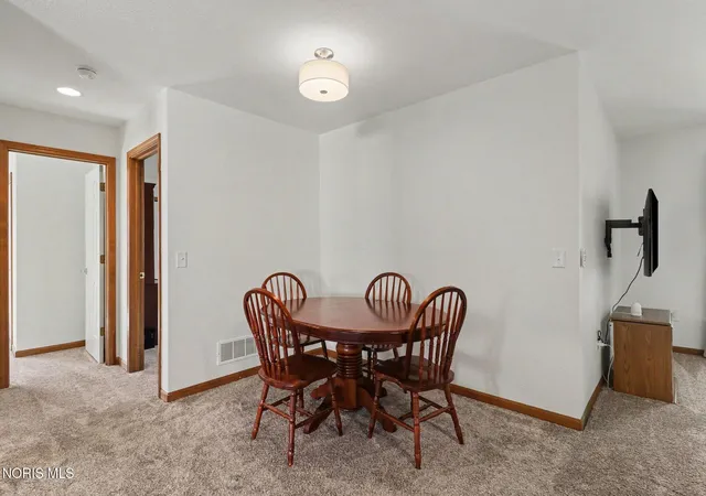 Photo 4 of Condo for sale at 4264 Townhouse Dr, Oregon, OH 43616 | MLS# 10014648 | Listing updated on 2026-10-29