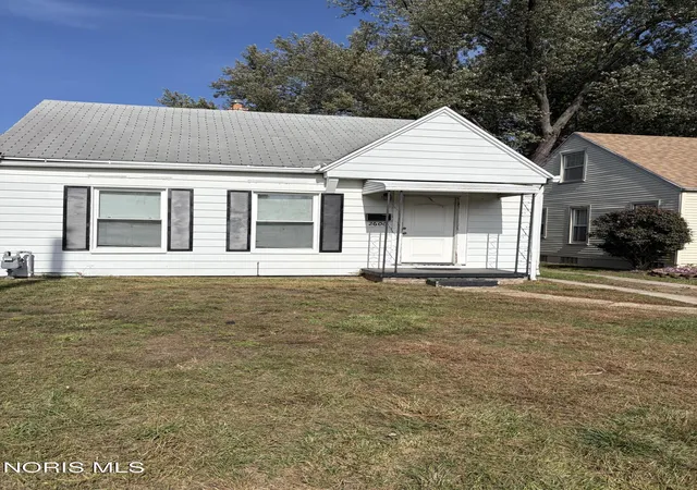 Photo 2 of Single family home for sale at 2606 Gracewood Rd, Toledo, OH 43613 | MLS# 10014623 | Listing updated on 2026-10-13