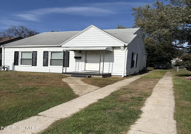 Photo 3 of Single family home for sale at 2606 Gracewood Rd, Toledo, OH 43613 | MLS# 10014623 | Listing updated on 2026-10-13