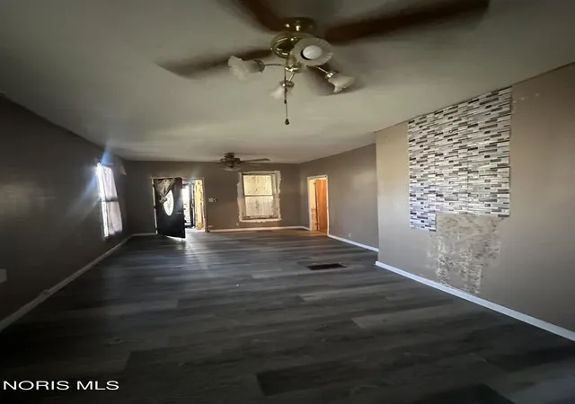 Photo 3 of Single family home for sale at 2931 Higgins St, Toledo, OH 43608 | MLS# 10014692 | Listing updated on 2026-10-26
