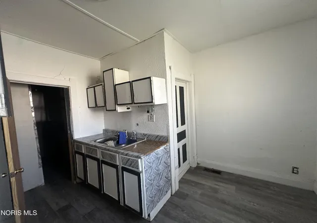 Photo 4 of Single family home for sale at 2931 Higgins St, Toledo, OH 43608 | MLS# 10014692 | Listing updated on 2026-10-26