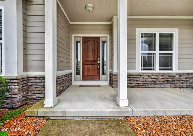 Photo 3 of Single family home for sale at 7703 Lonetree Ct, Maumee, OH 43537 | MLS# 10014650 | Listing updated on 2026-10-28