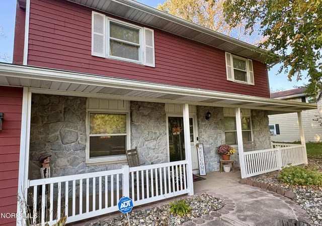 Photo 3 of Single family home for sale at 333 Fairview Dr, Bryan, OH 43506 | MLS# 10014646 | Listing updated on 2026-10-26