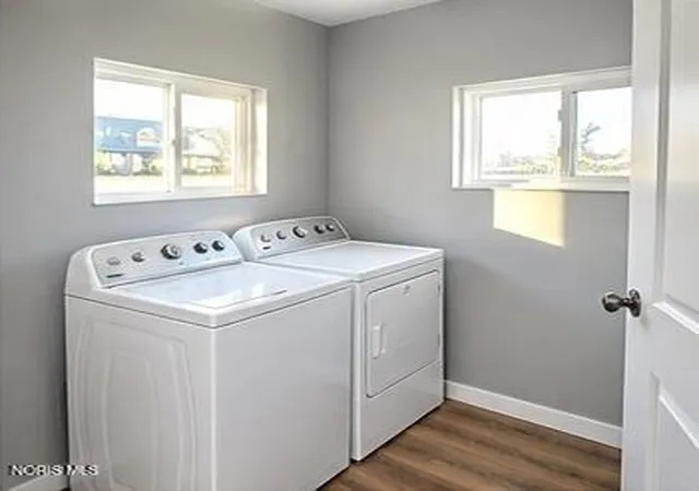 Photo 4 of Single family home for sale at 824 Berry St, Toledo, OH 43605 | MLS# 10014807 | Listing updated on 2026-10-22