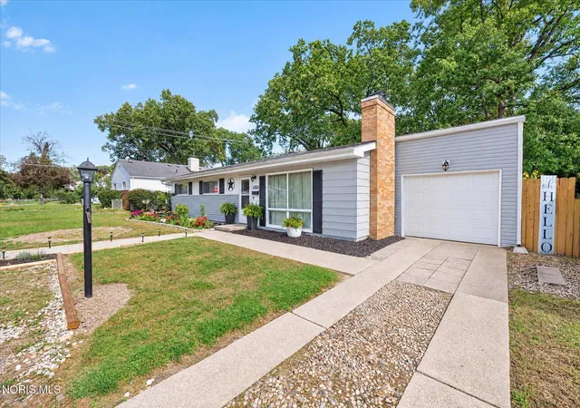 Photo 4 of Single family home for sale at 3238 Romaker Rd, Toledo, OH 43615 | MLS# 10014696 | Listing updated on 2026-10-28