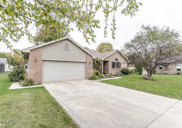 Photo 1 of Single family home for sale at 210 Dry Crk Dr, Liberty Center, OH 43532 | MLS# 10014662 | Listing updated on 2026-10-29