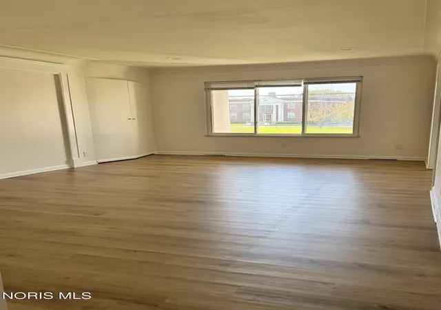 Photo 3 of Condo for sale at 2130 Richards Rd #3, Ottawa Hills, OH 43606 | MLS# 10014780 | Listing updated on 2026-10-15