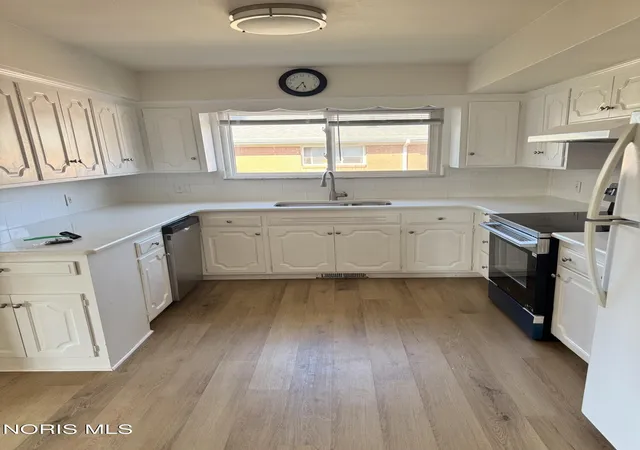 Photo 3 of Condo for sale at 2130 Richards Rd #3, Ottawa Hills, OH 43606 | MLS# 10014780 | Listing updated on 2026-10-15