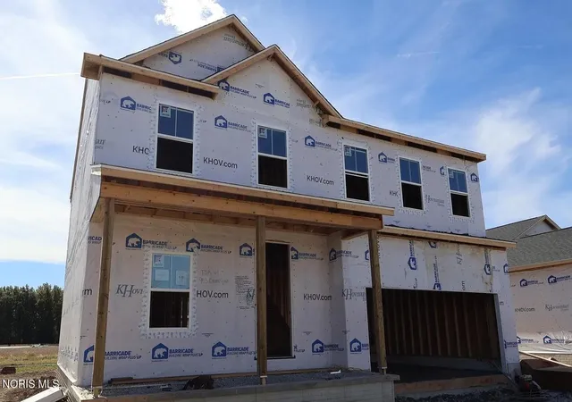 Photo 2 of Single family home for sale at 953 Creekside Ln, Bowling Green, OH 43402 | MLS# 10014680 | Listing updated on 2026-10-29