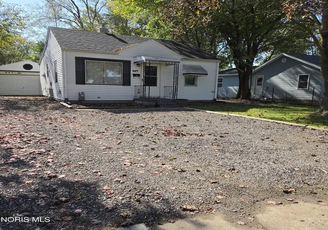 Photo 2 of Single family home for sale at 645 W Northgate Pkwy, Toledo, OH 43612 | MLS# 10014689 | Listing updated on 2026-10-27