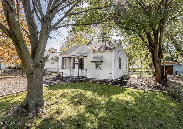Photo 3 of Single family home for sale at 645 W Northgate Pkwy, Toledo, OH 43612 | MLS# 10014689 | Listing updated on 2026-10-27