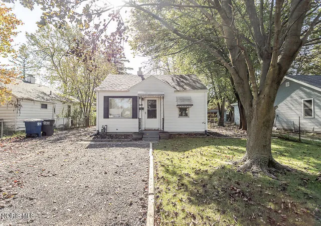 Photo 3 of Single family home for sale at 645 W Northgate Pkwy, Toledo, OH 43612 | MLS# 10014689 | Listing updated on 2026-10-27