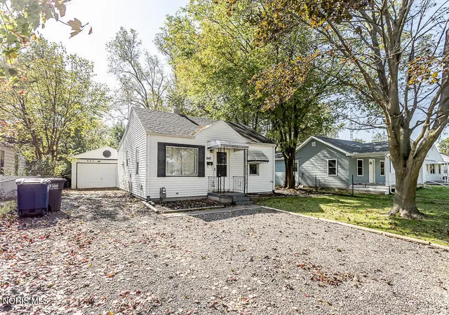 Photo 4 of Single family home for sale at 645 W Northgate Pkwy, Toledo, OH 43612 | MLS# 10014689 | Listing updated on 2026-10-27