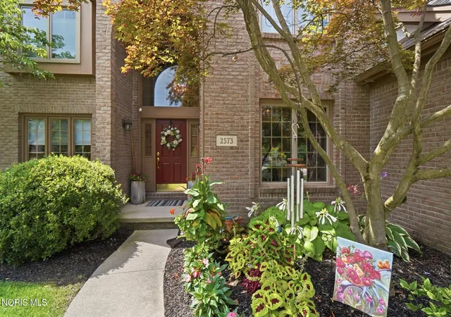 Photo 2 of Single family home for sale at 2573 Wimbledon Park Blvd, Toledo, OH 43617 | MLS# 10014691 | Listing updated on 2026-10-14