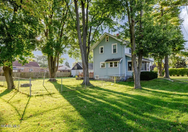 Photo 2 of Single family home for sale at 735 Gould St, Northwood, OH 43619 | MLS# 10014699 | Listing updated on 2026-10-14