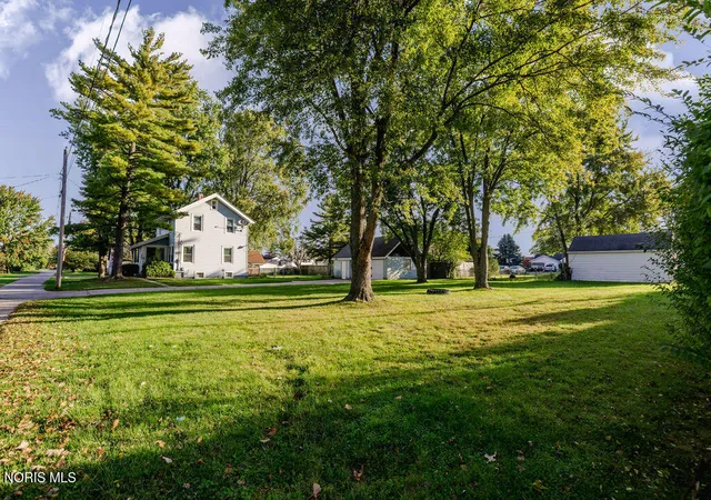 Photo 4 of Single family home for sale at 735 Gould St, Northwood, OH 43619 | MLS# 10014699 | Listing updated on 2026-10-14