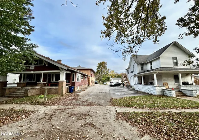 Photo 2 of Sale Pending at 309 E Merry Ave, Bowling Green, OH 43402 | MLS# 10014764 | Listing updated on 2026-10-15