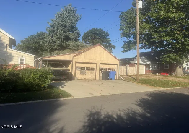 Photo 3 of Single family home for sale at 3045 117th Street, Toledo, OH 43611 | MLS# 10014723 | Listing updated on 2026-10-15