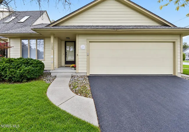 Photo 2 of Condo for sale at 1123 Waterville Monclova Rd, Waterville, OH 43566 | MLS# 10014815 | Listing updated on 2026-10-27