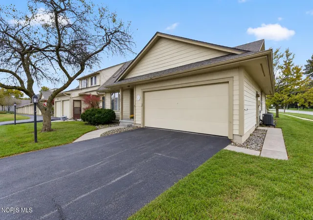 Listing Photo 4 - Condo for sale in building located at 1123 Waterville Monclova Rd, Waterville, OH 43566