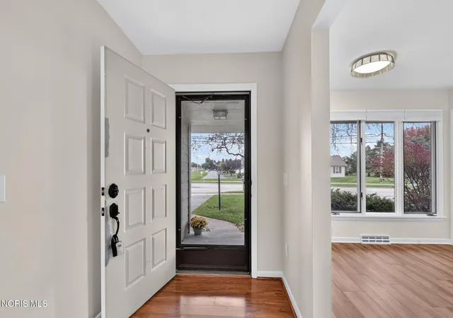 Listing Photo 5 - Condo for sale in building located at 1123 Waterville Monclova Rd, Waterville, OH 43566