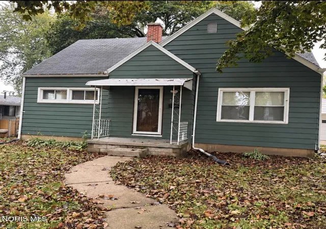 Photo 2 of Sale Pending at 233 Midvale Ave, Toledo, OH 43605 | MLS# 10014748 | Listing updated on 2026-10-25