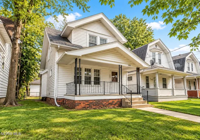 Photo 2 of Single family home for sale at 625 Nicholas St, Toledo, OH 43609 | MLS# 10014846 | Listing updated on 2026-10-27