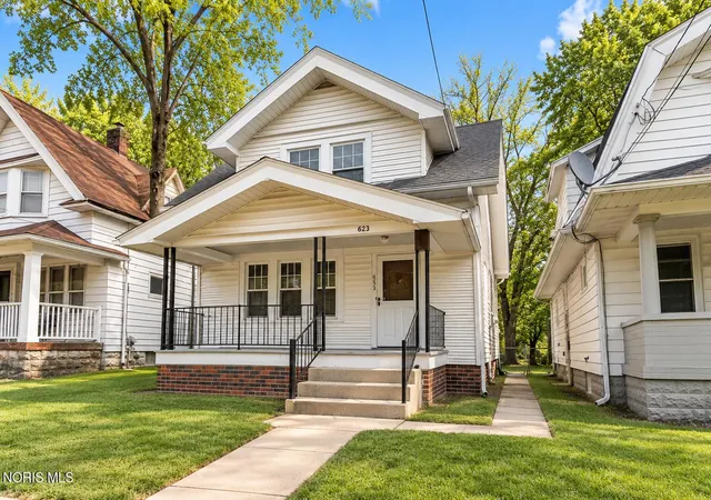 Photo 3 of Single family home for sale at 625 Nicholas St, Toledo, OH 43609 | MLS# 10014846 | Listing updated on 2026-10-27