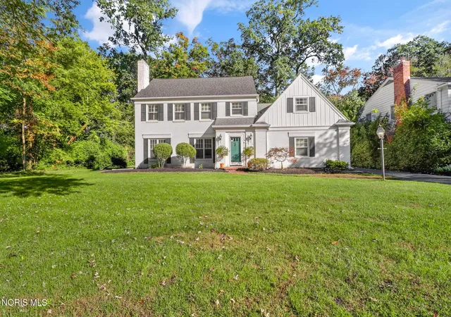 Photo 3 of Single family home for sale at 4146 Sheraton Rd, Ottawa Hills, OH 43606 | MLS# 10014759 | Listing updated on 2026-10-28