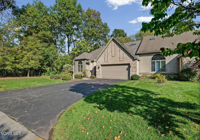 Photo 2 of House for sale at 35 Wolf Ridge Dr, Holland, OH 43528 | MLS# 10014906 | Listing updated on 2026-10-29