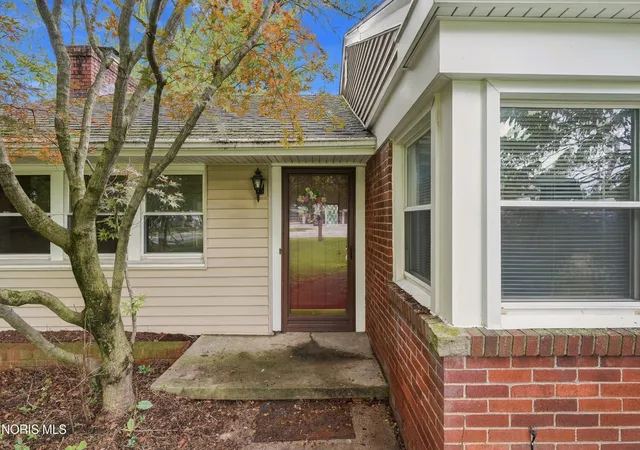 Photo 3 of Single family home for sale at 4317 W Central Ave, Ottawa Hills, OH 43615 | MLS# 10014858 | Listing updated on 2026-10-26