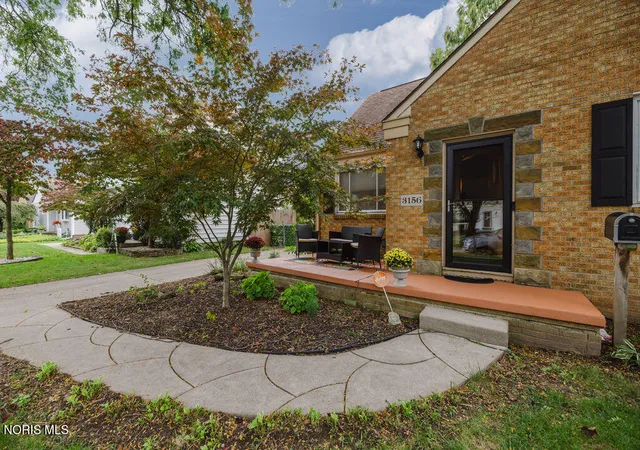 Photo 2 of Single family home for sale at 3156 Rocksberry Ave, Toledo, OH 43614 | MLS# 10014738 | Listing updated on 2026-10-20