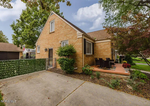 Photo 3 of Single family home for sale at 3156 Rocksberry Ave, Toledo, OH 43614 | MLS# 10014738 | Listing updated on 2026-10-20