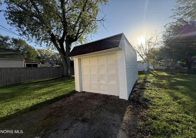 Photo 4 of Single family home for sale at 2938 Chipplegate Rd, Toledo, OH 43614 | MLS# 10014767 | Listing updated on 2026-10-22