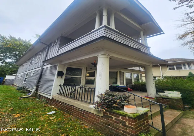 Photo 2 of Multi family home for sale at 4026 Overland Pkwy, Toledo, OH 43612 | MLS# 10014774 | Listing updated on 2026-10-15