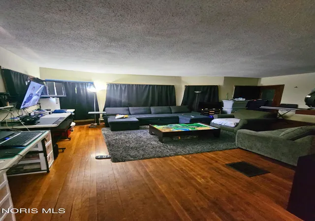 Photo 3 of Multi family home for sale at 4026 Overland Pkwy, Toledo, OH 43612 | MLS# 10014774 | Listing updated on 2026-10-15