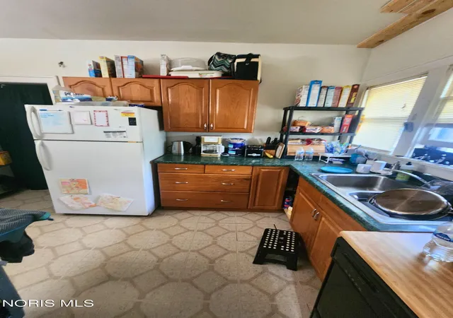 Photo 4 of House for sale at 4026 Overland Pkwy, Toledo, OH 43612 | MLS# 10014774 | Listing updated on 2026-10-15