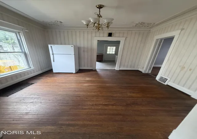Photo 3 of Single family home for sale at 4107 Burnham Ave, Toledo, OH 43612 | MLS# 10014746 | Listing updated on 2026-10-15