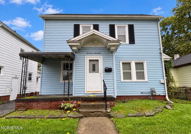 Photo 2 of Single family home for sale at 1721 Mansfield Rd, Toledo, OH 43613 | MLS# 10014777 | Listing updated on 2026-10-28